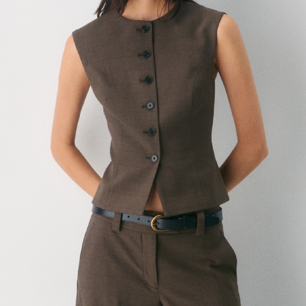 Wilfred Brown Sleeveless Button-Up Top vest and low rise effortless Trousers